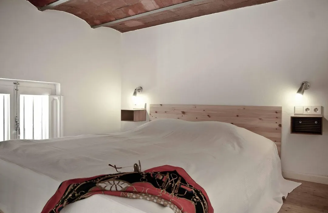 Barceloneta Suites Apartments Market-1
